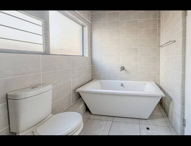 3 BEDROOM APARTMENT TO LET IN BALLITO CENTRAL